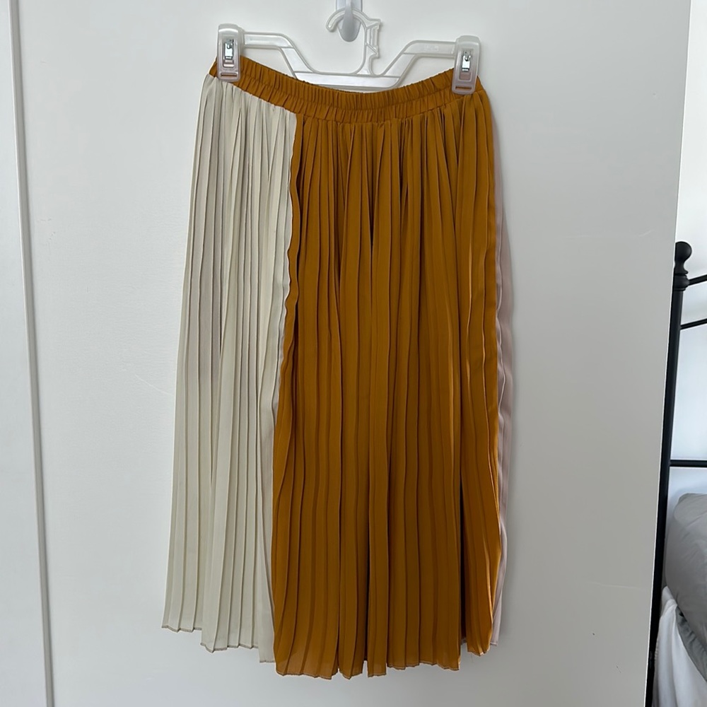 Tri-colored Midi Skirt